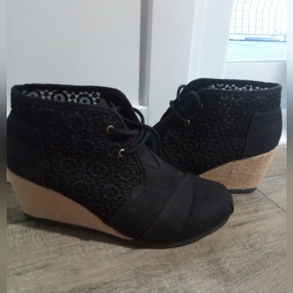 Bobs Wedges - Picture 1 of 4